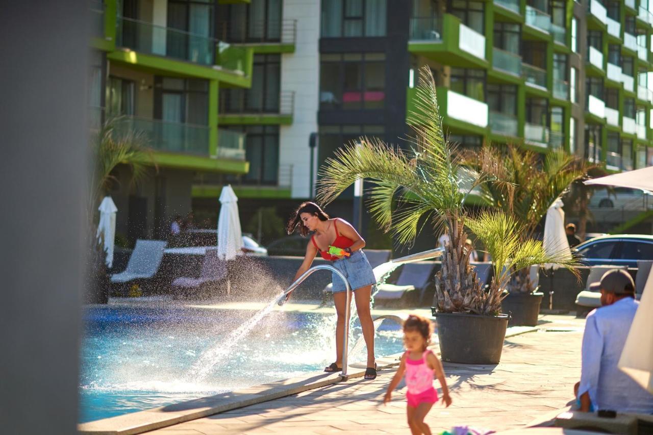 Melisea Aparthotel Pool & Spa Mamaia Nord 那沃达利 外观 照片